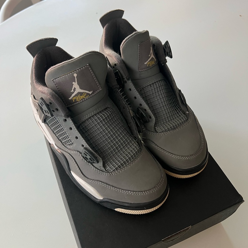 Retro jordan 4s cool grey size 5